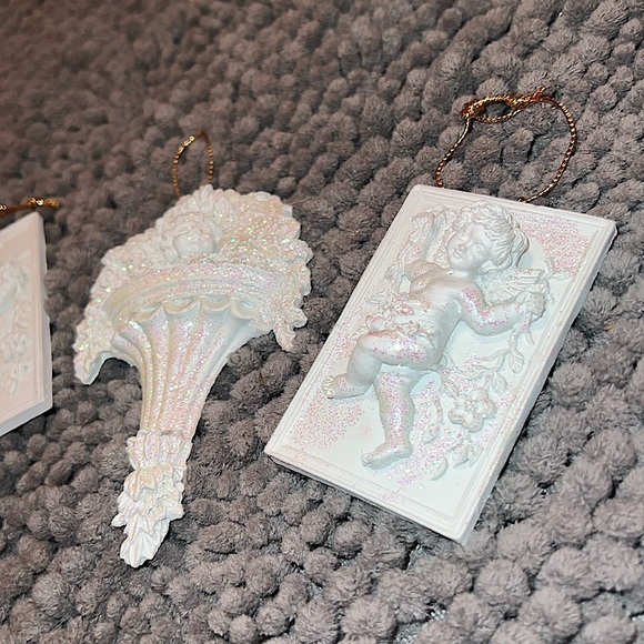 Vintage White Ornate Cherub Angel Pink Shimmer Gold String Set of Ornaments (4) - Picture 8 of 14